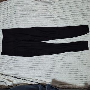 Old Navy built-in sculpt leggings with pockets